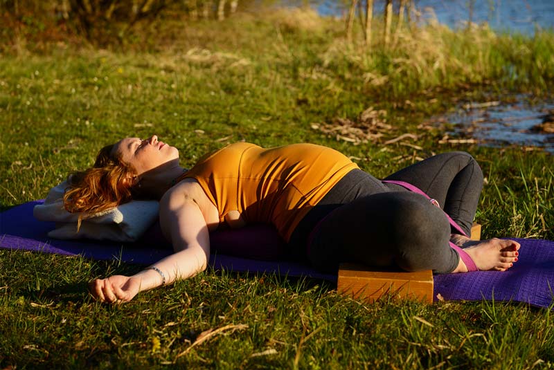 Formation yoga prénatal et postnatal certifiée Yoga Alliance RYPT 85h pour devenir professeur de yoga pour femmes enceintes 